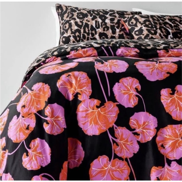 Two sets Diane Von Furstenberg twin bedding set - Picture 1 of 4